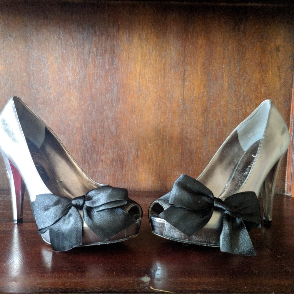 Beautiful Paris Hilton heels